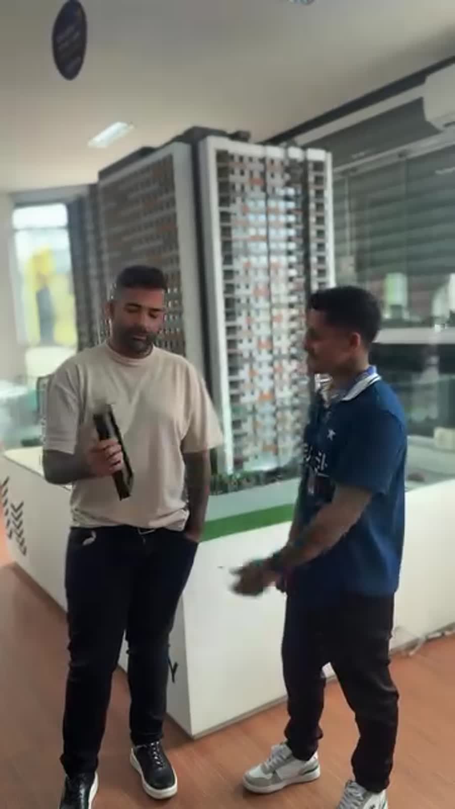 Cliente Salles em depoimento com Tauan Carvalho.